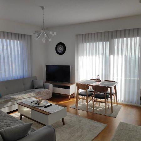 Luxury Sky View Apartment Пристина Екстериор снимка
