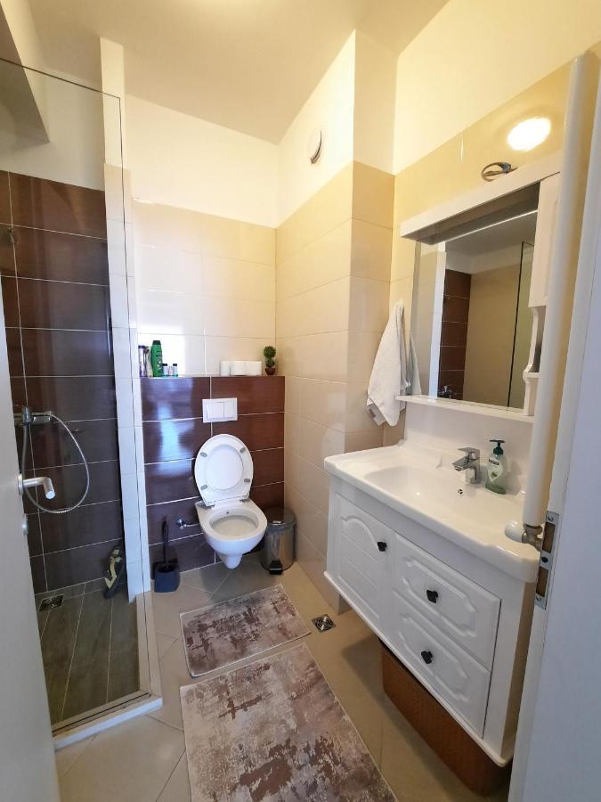 Luxury Sky View Apartment Пристина Екстериор снимка