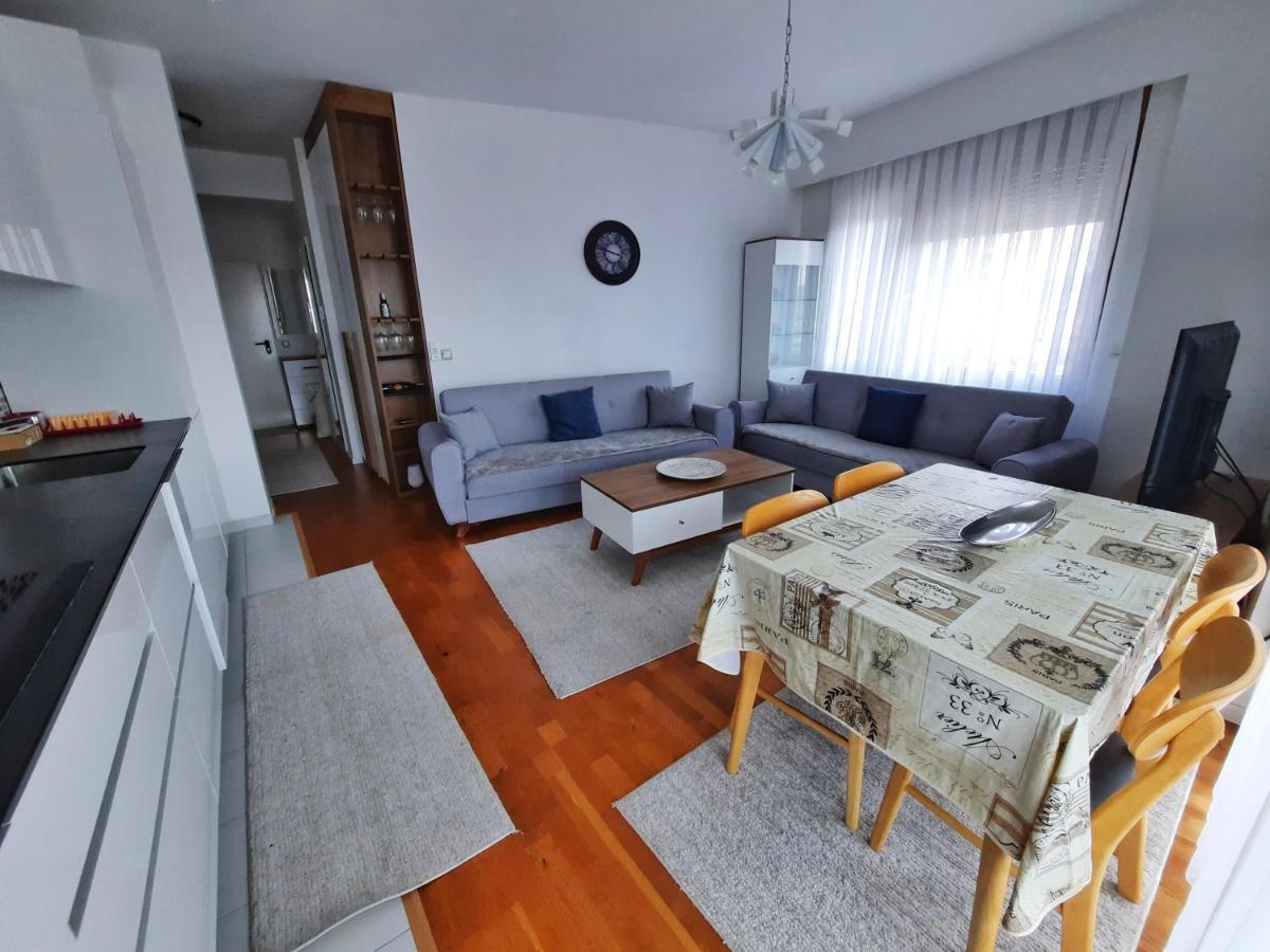 Luxury Sky View Apartment Пристина Екстериор снимка