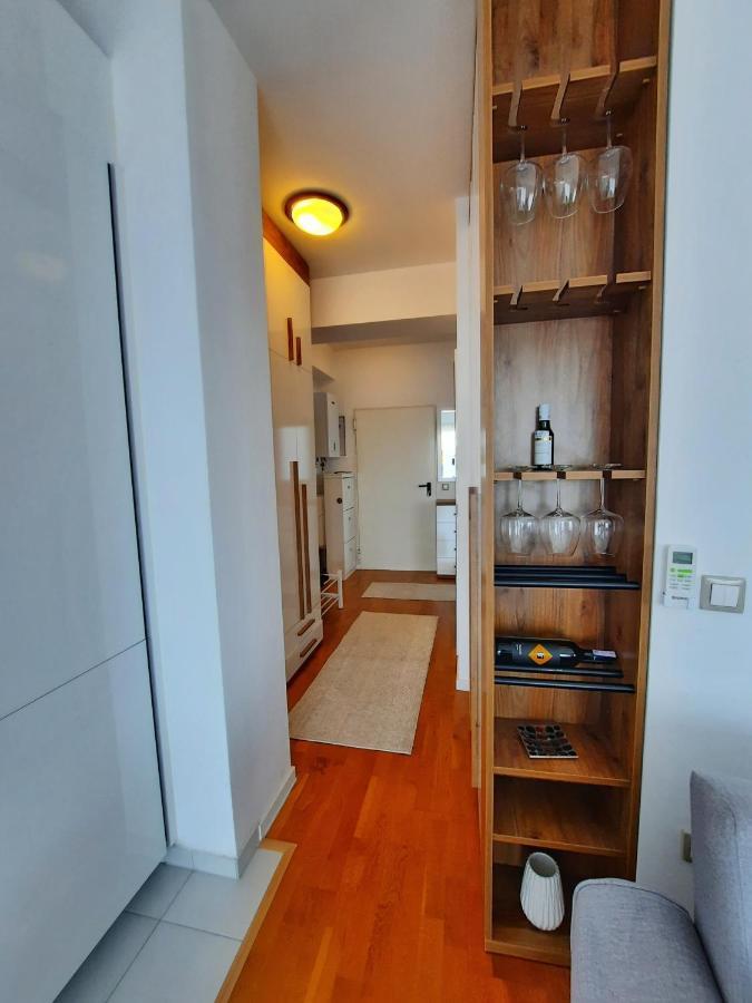 Luxury Sky View Apartment Пристина Екстериор снимка
