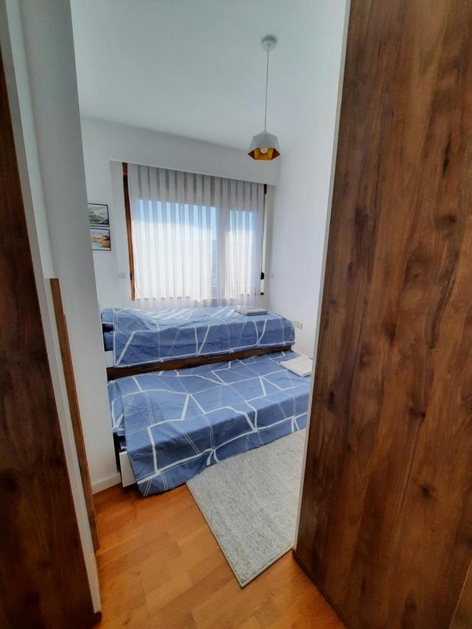 Luxury Sky View Apartment Пристина Екстериор снимка
