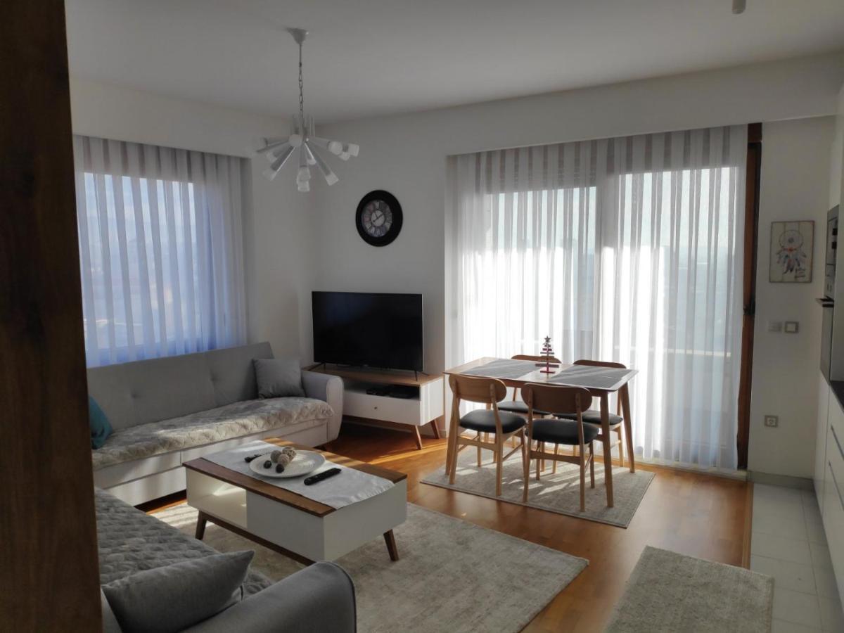 Luxury Sky View Apartment Пристина Екстериор снимка