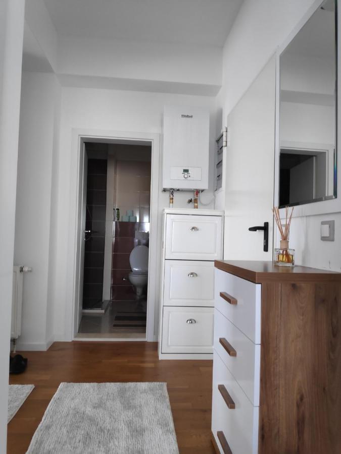 Luxury Sky View Apartment Пристина Екстериор снимка