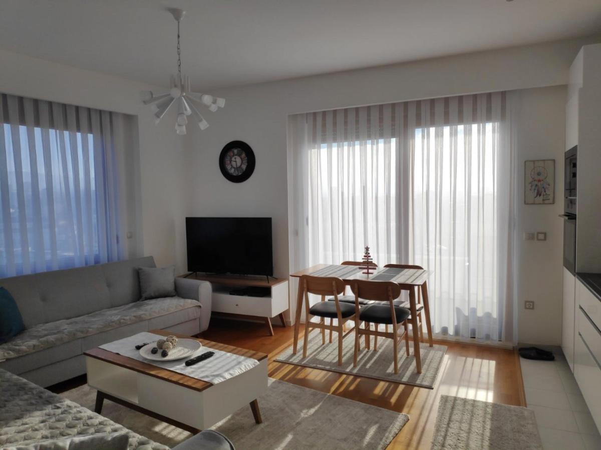 Luxury Sky View Apartment Пристина Екстериор снимка